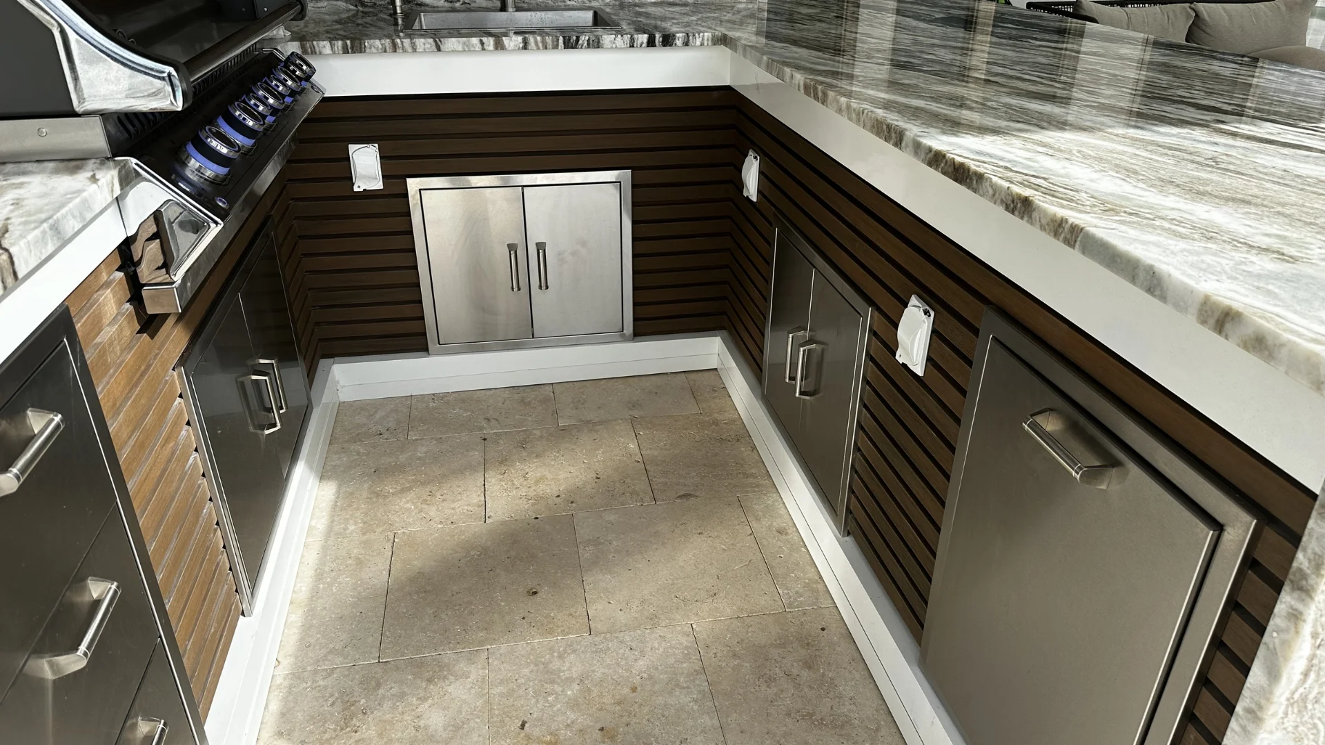 Outdoor Kitchen