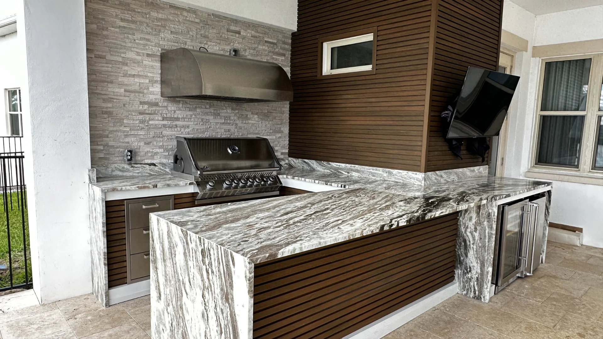 Outdoor Kitchen