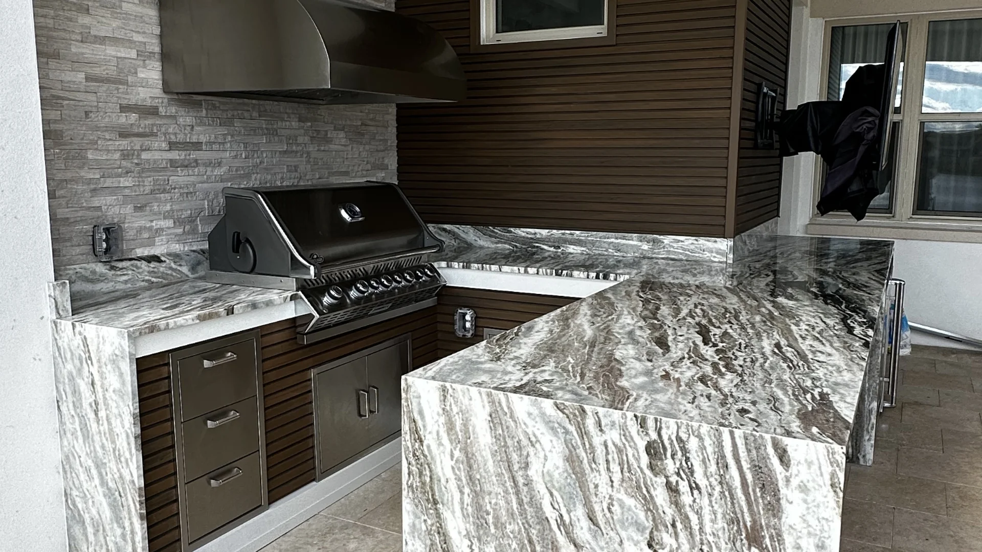Outdoor Kitchen